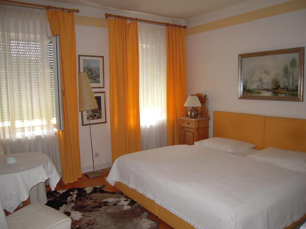 Gasthof Gerlinde Gibiser Hotell Heiligenkreuz im Lafnitztal Rum bild
