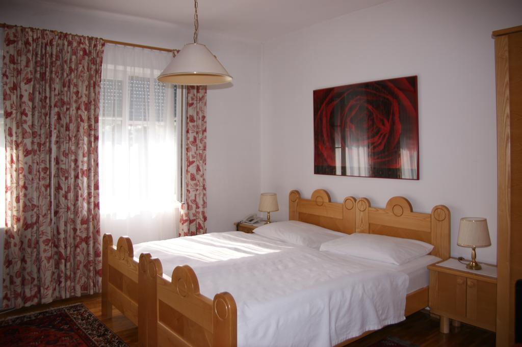 Gasthof Gerlinde Gibiser Hotell Heiligenkreuz im Lafnitztal Rum bild